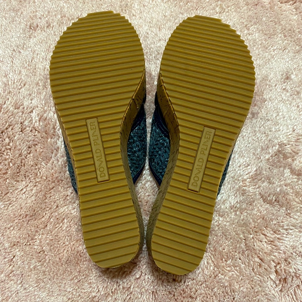 BRAND NEW - DONALD J PLINER Ideala Crisscross Wedge Platform Sandals ❤️❤️❤️ - Picture 9 of 9